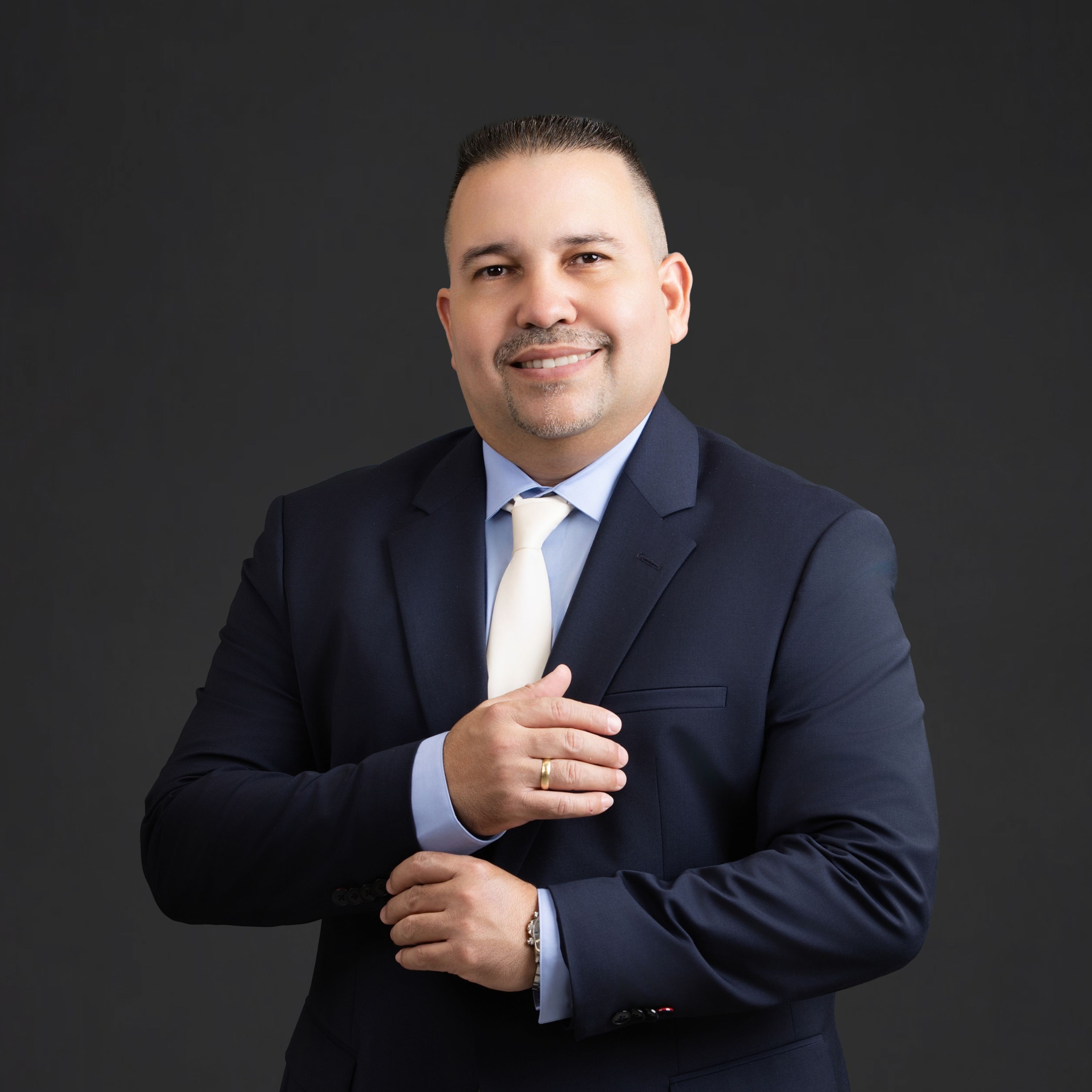 Headshot of Pavel Perez